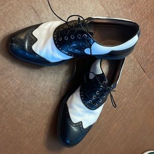 Footjoy Icon Golf shoes, 11.5, classic black and white.